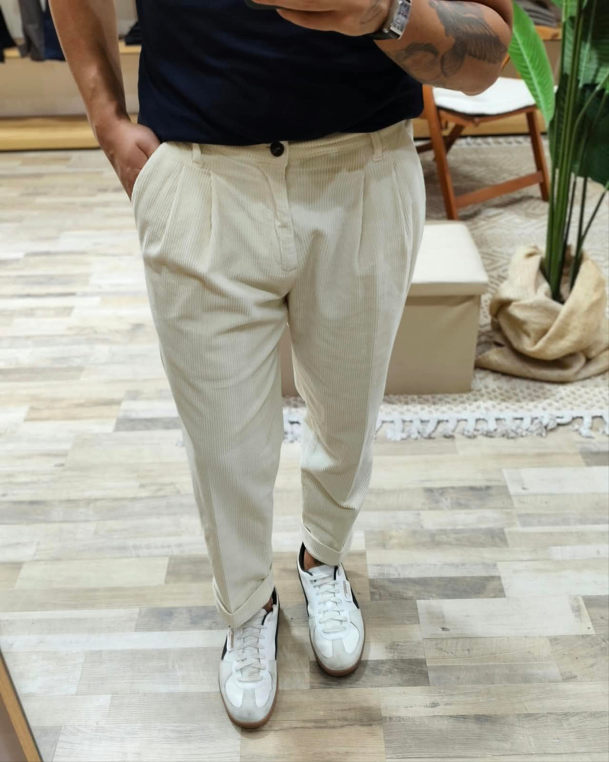 Pantalone a coste in velluto Carrot Fit
